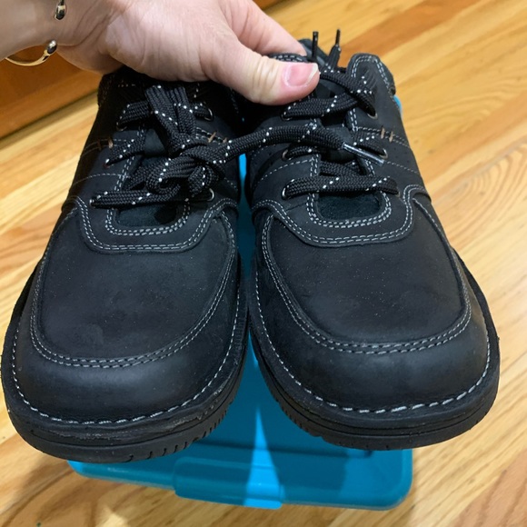 BNWT Clarks men’s genuine leather shoes. - Picture 7 of 8